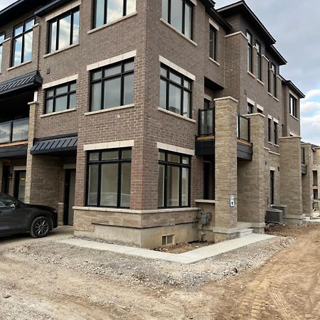 Ferienwohnung Luxury Brand New Townhouse In Milton Ontario Exterior foto